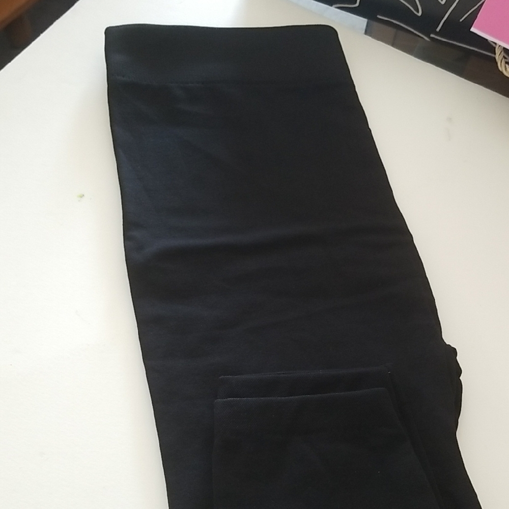 Ti Tong - Ladies Black Leggings - Slim Fit - One Size Fits All - NWT